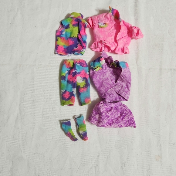 Mattel Other - Vintage 1990 Barbie Sharin Sisters outfits